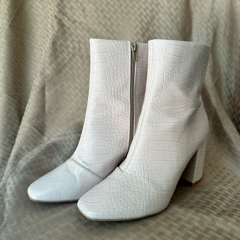Lulu’s Pink Crocodile Mid-Calf Booties, Size 8